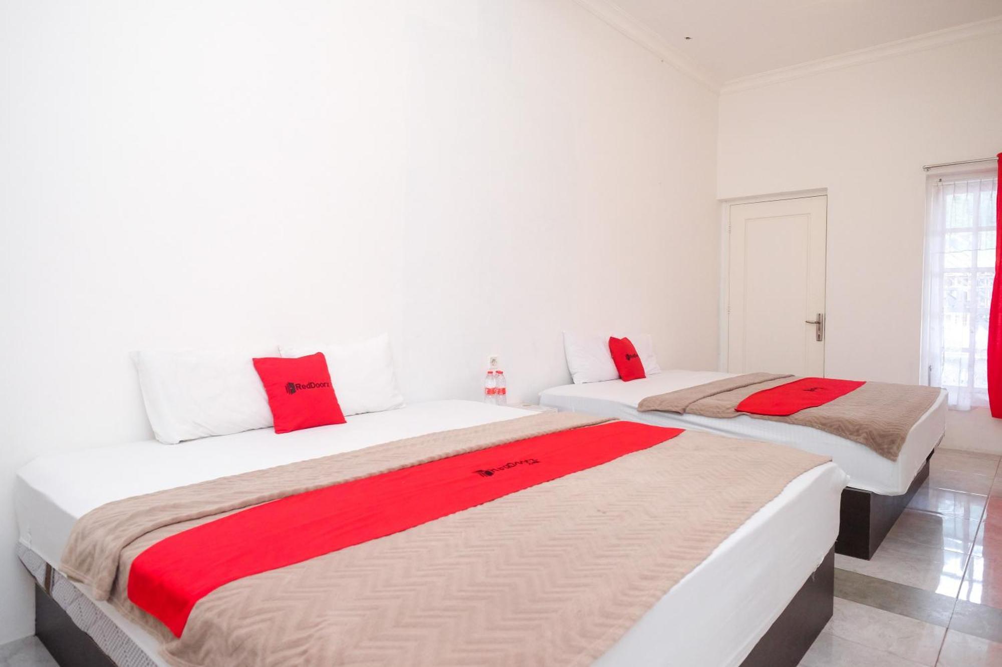 Reddoorz Near Grojogan Sewu Tawangmangu Hotel Karanganyar  Kültér fotó
