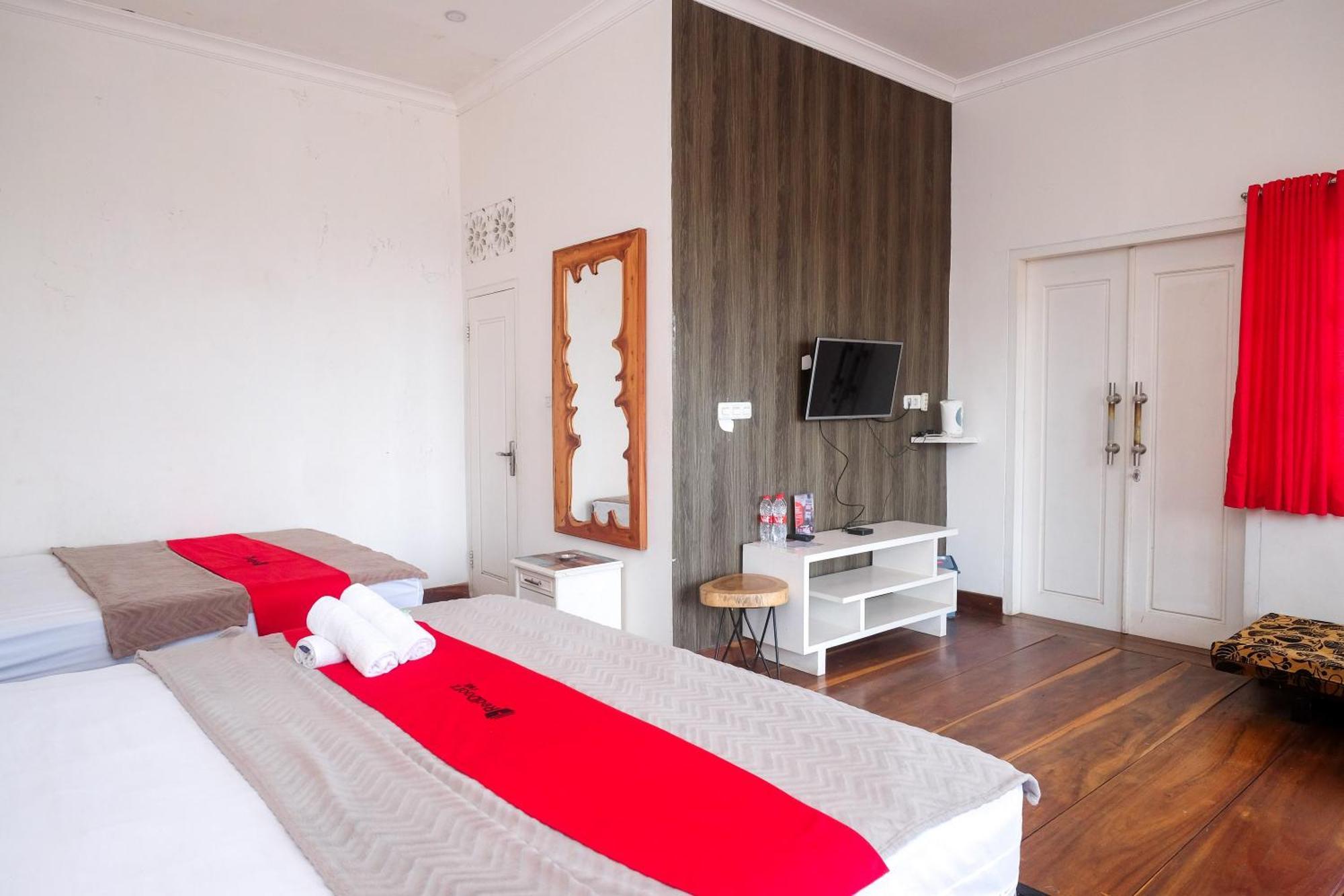 Reddoorz Near Grojogan Sewu Tawangmangu Hotel Karanganyar  Kültér fotó