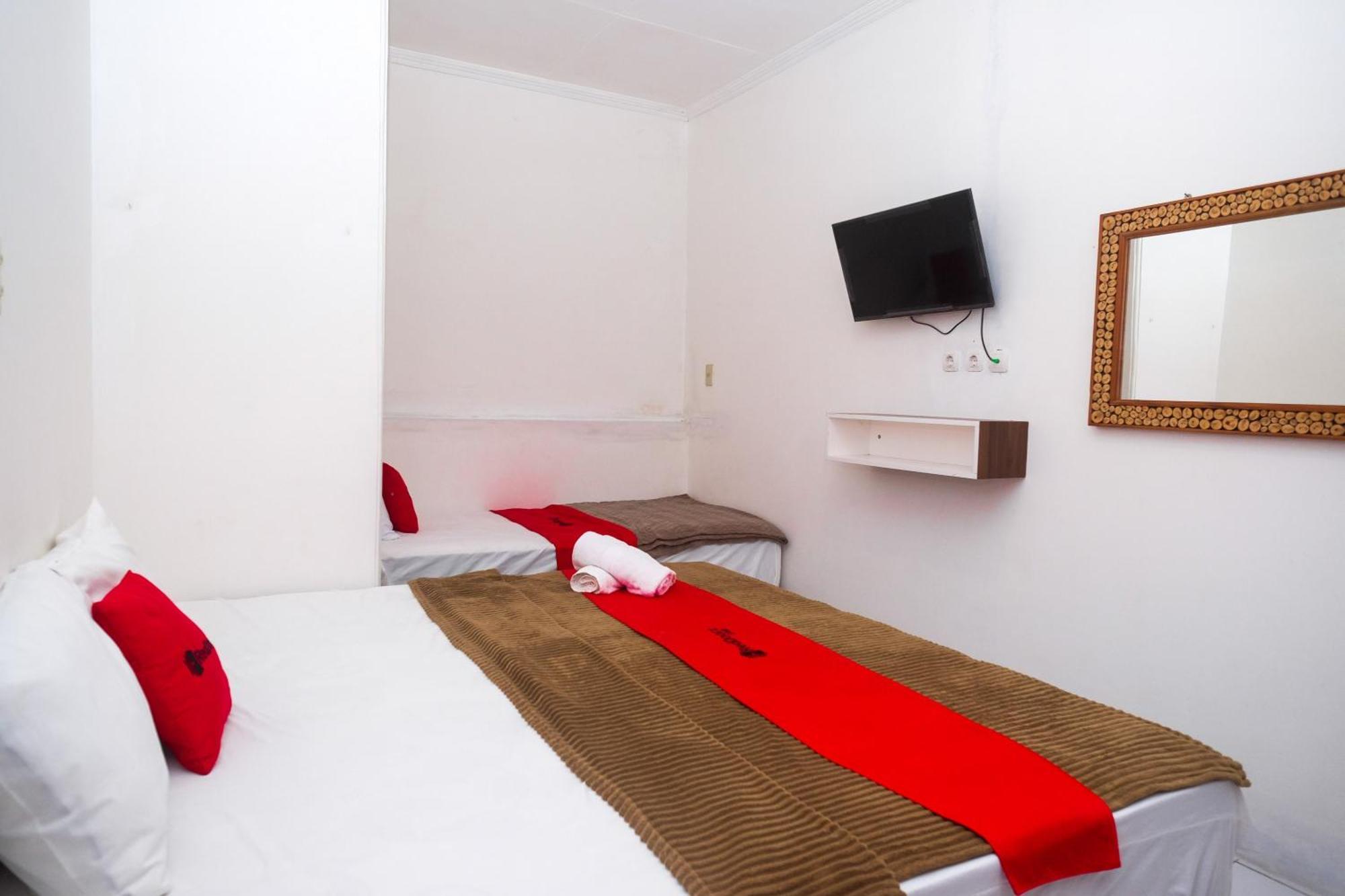 Reddoorz Near Grojogan Sewu Tawangmangu Hotel Karanganyar  Kültér fotó
