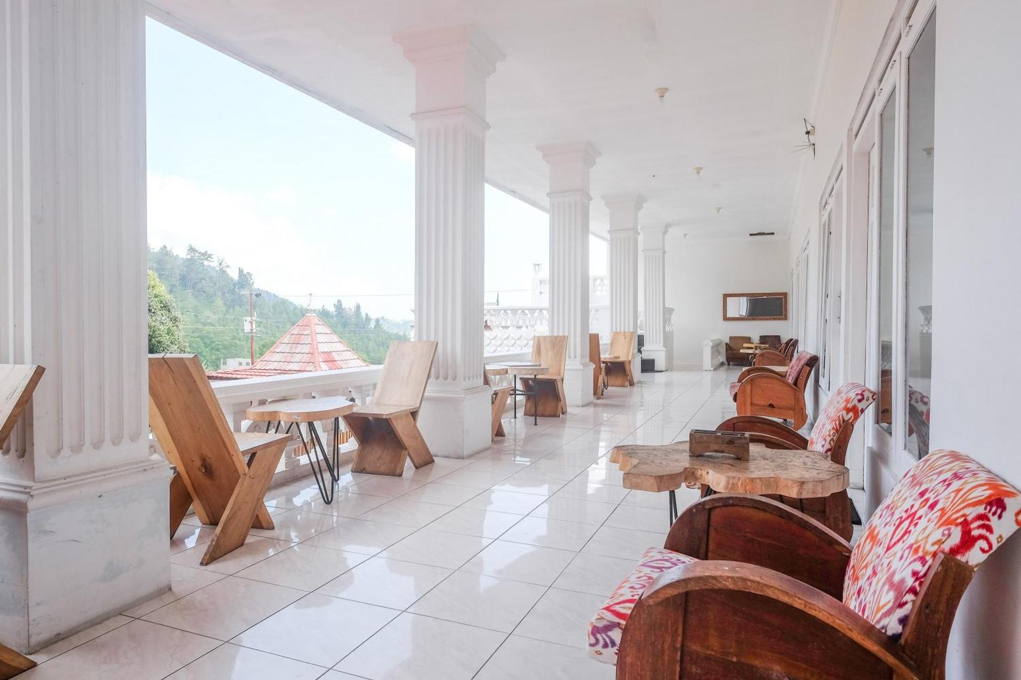 Reddoorz Near Grojogan Sewu Tawangmangu Hotel Karanganyar  Kültér fotó
