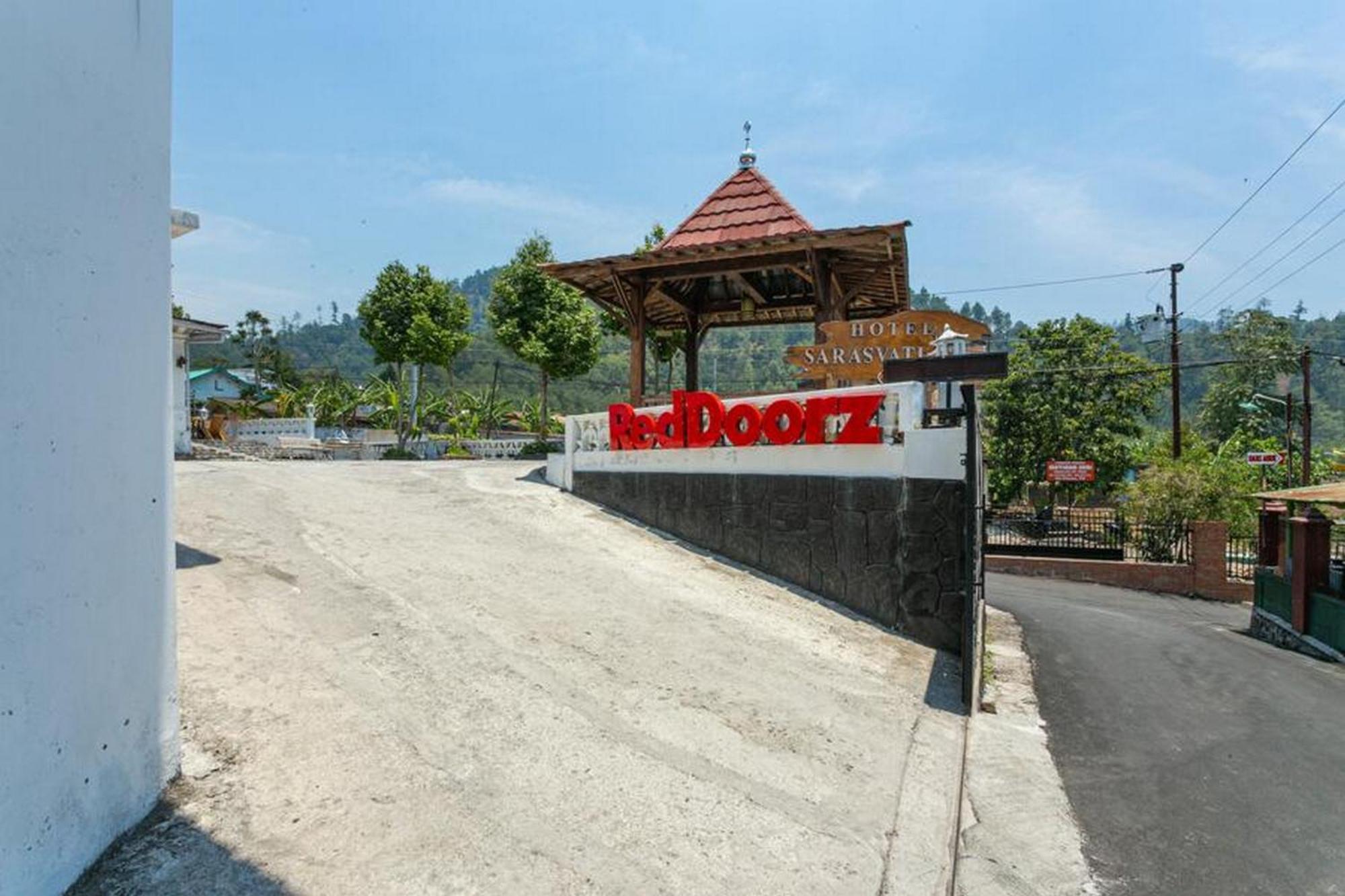 Reddoorz Near Grojogan Sewu Tawangmangu Hotel Karanganyar  Kültér fotó